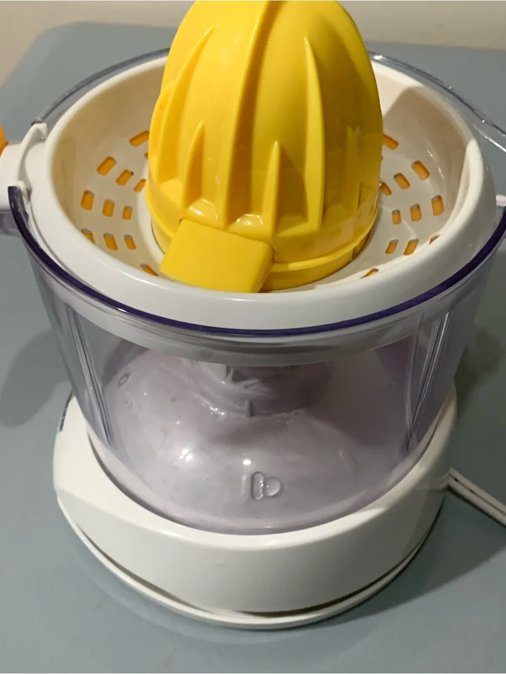 Black & Decker Yellow & White Electric Citrus Juicer